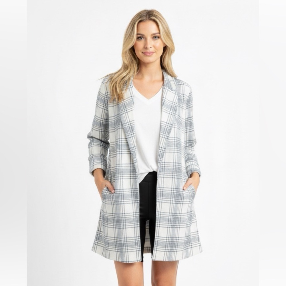 Rachel Zoe white & black plaid jacket size small with pockets